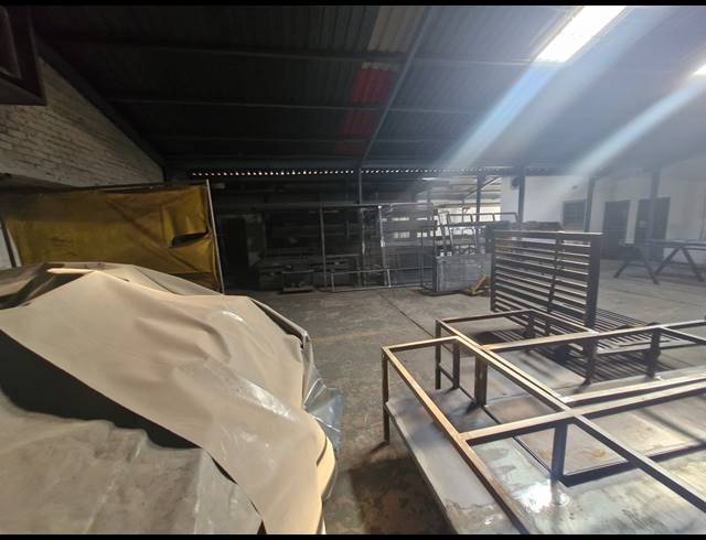 600M² WAREHOUSE FOR SALE IN GLENESK